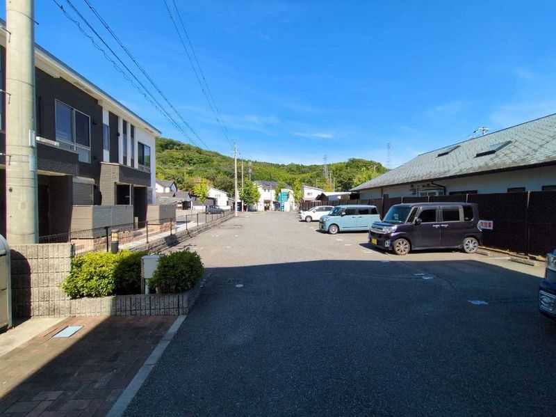 レオパレスリベルラⅠ 駐車場