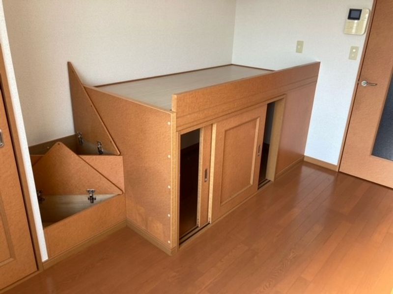 レオパレスエステートカズⅡ 居間