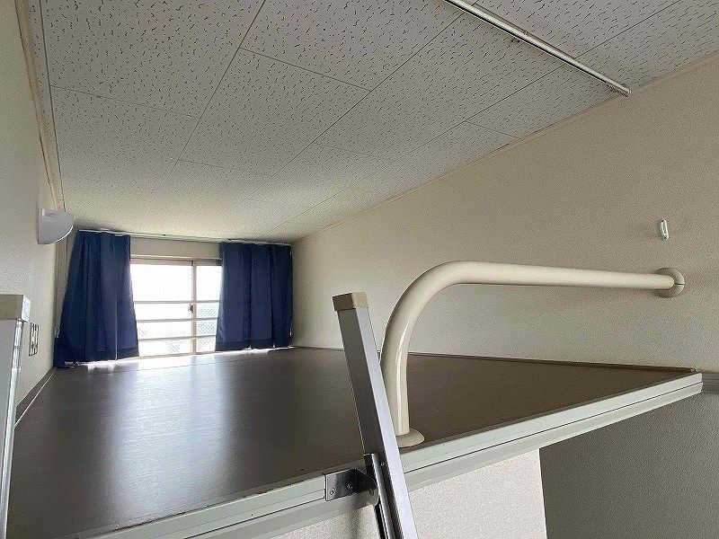 レオパレスオアシス 居間