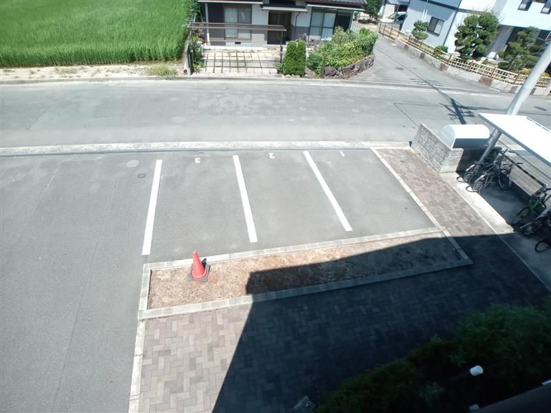 レオパレス平吉 駐車場