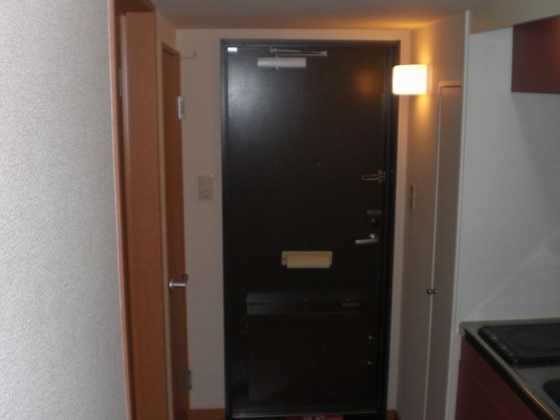レオパレスあさひⅡ 玄関