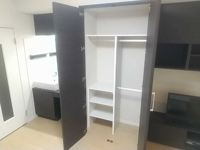 LEONEXT Aoba II Kho lưu trữ