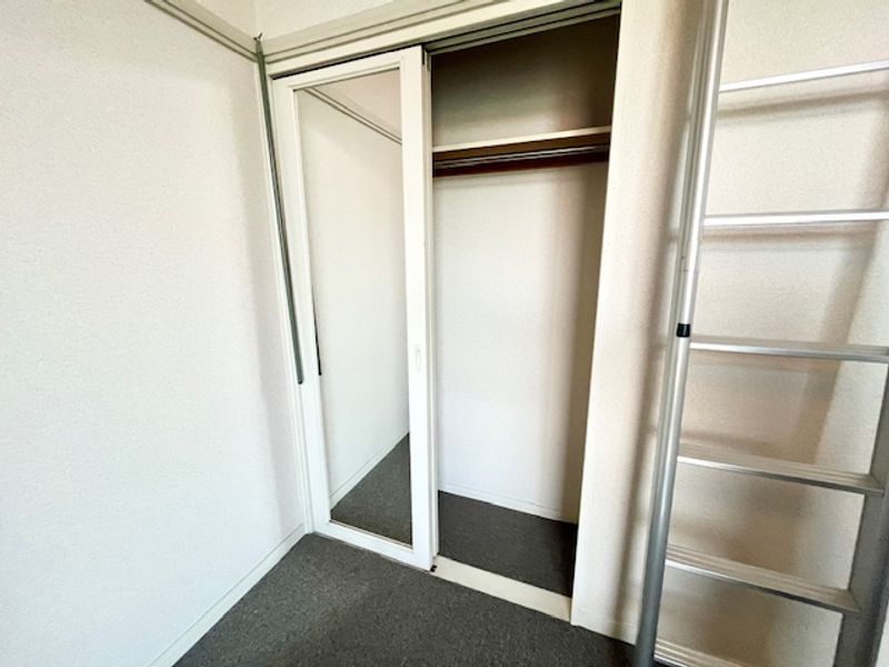 レオパレスディオネ 収納