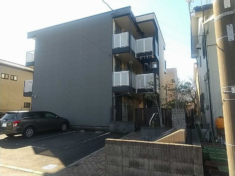 レオパレスプランドール稲城 外観