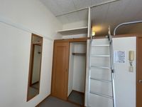 レオパレスラ　ペンナ 収納