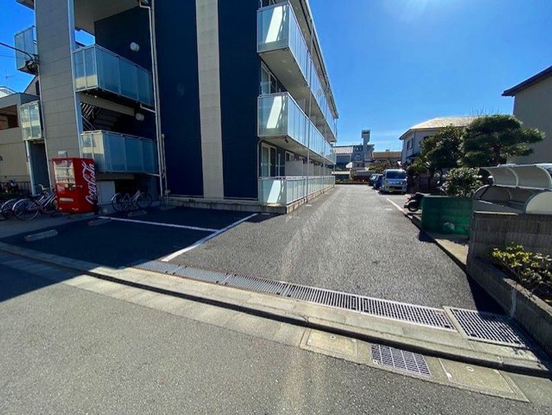 レオネクストアヴニール湘南 駐車場
