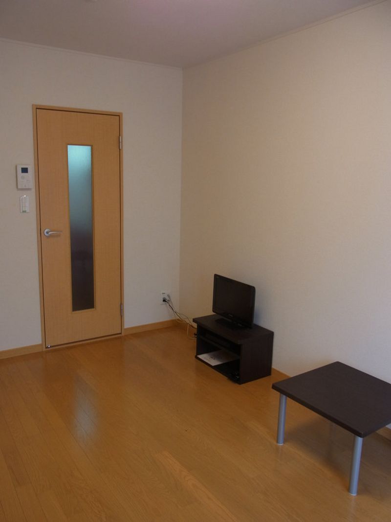 レオパレスカメリヤ 居間