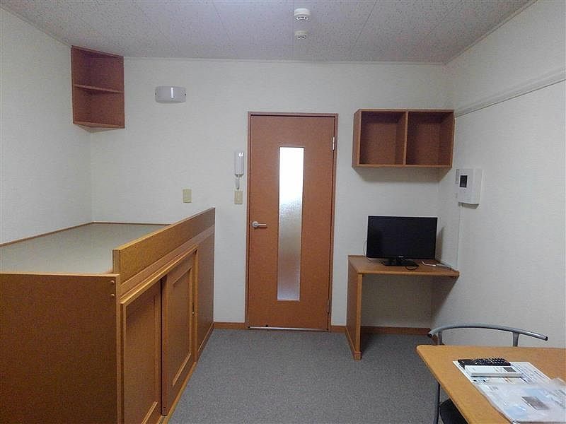 レオパレス東風荘 居間
