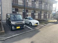 レオパレスガウディ 駐車場