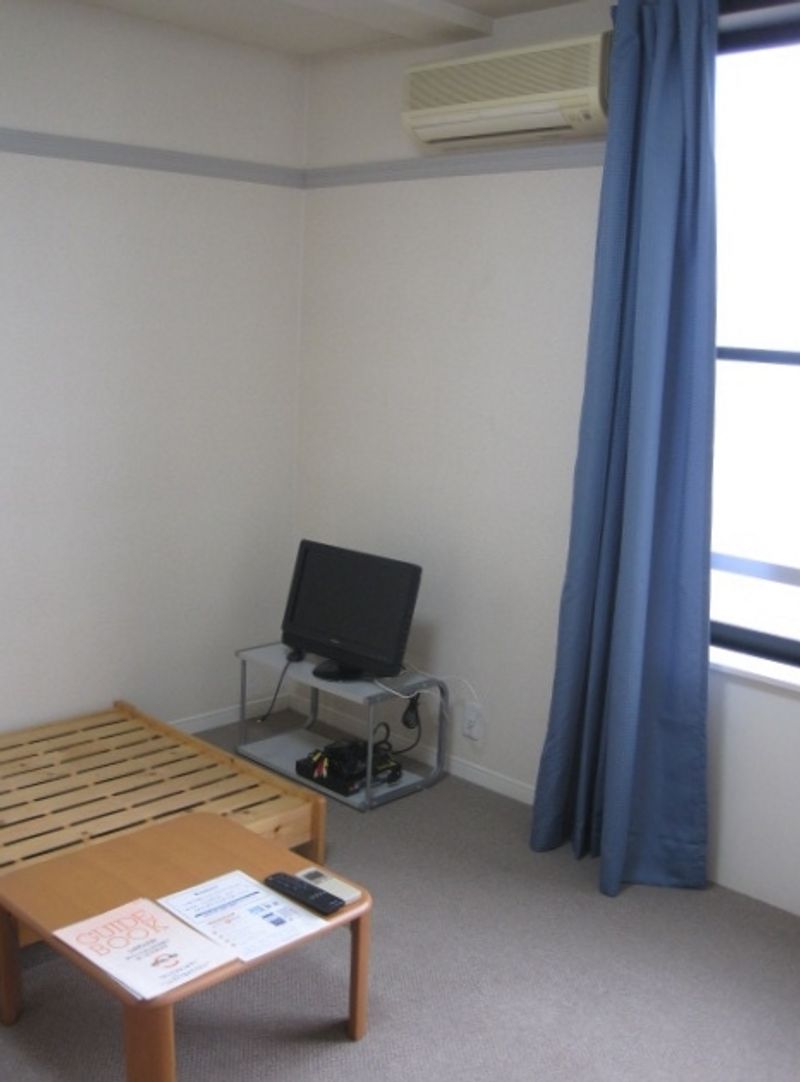 レオパレスＨＡＴＡＫＥＮＡＫＡ 居間