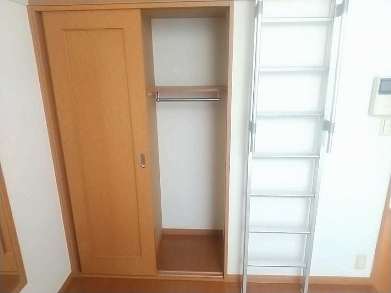 レオパレスカームＹＯＳＨＩＤＡ 収納