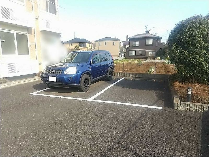 レオパレスルビー 駐車場