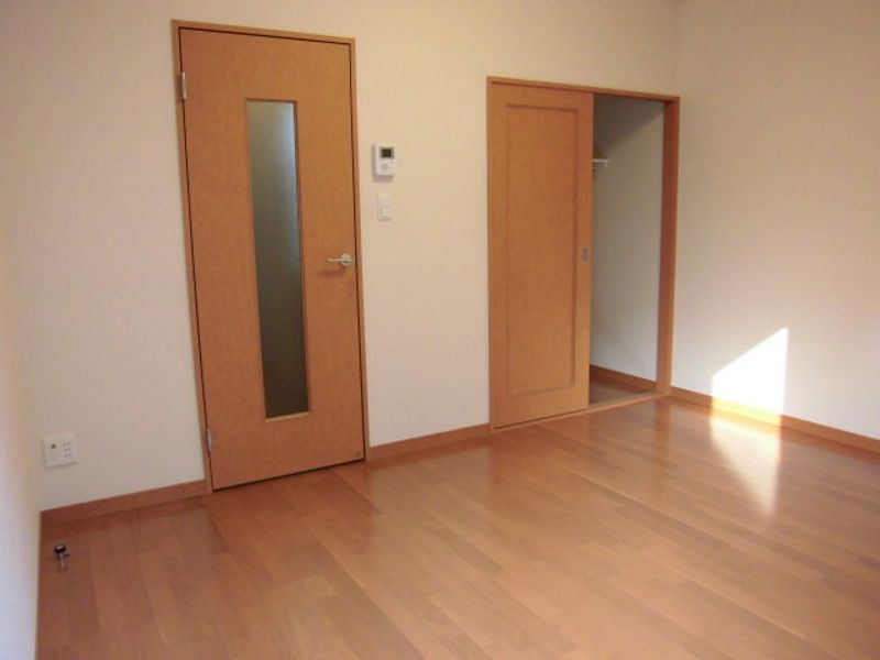レオパレスモワ　ピエス 居間
