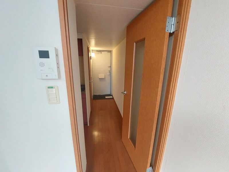 レオパレスカサグランデ 玄関