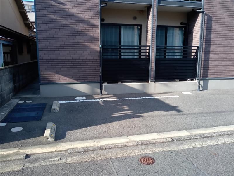 レオネクスト富 駐車場