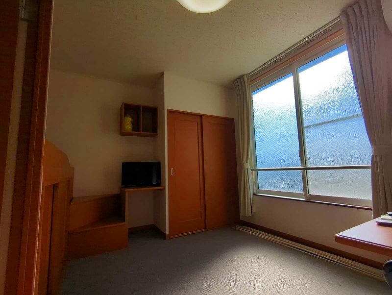 レオパレスＫＩ 居間