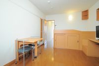 レオパレスヒルズ　笹下 居間