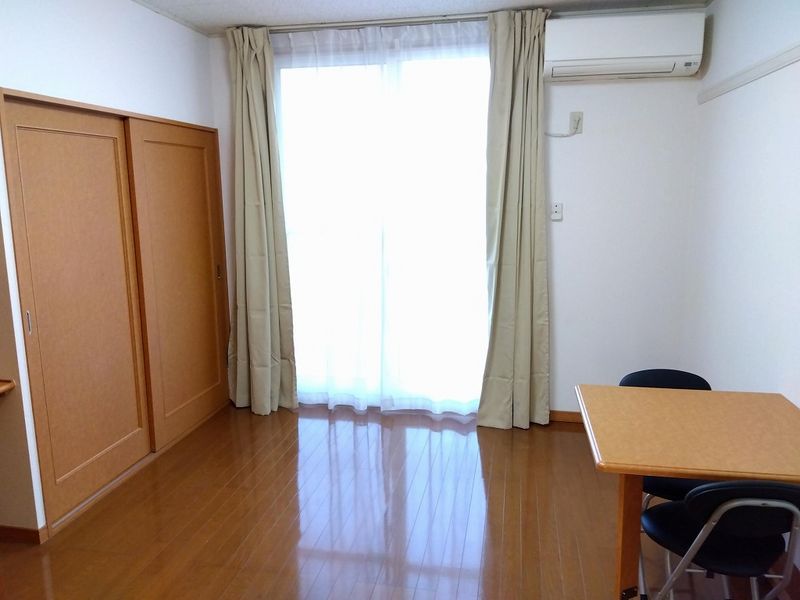 レオパレス川添Ⅱ 居間