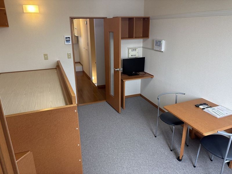 レオパレスＶＩＣＴＯＲＹＯＮＥ 居間