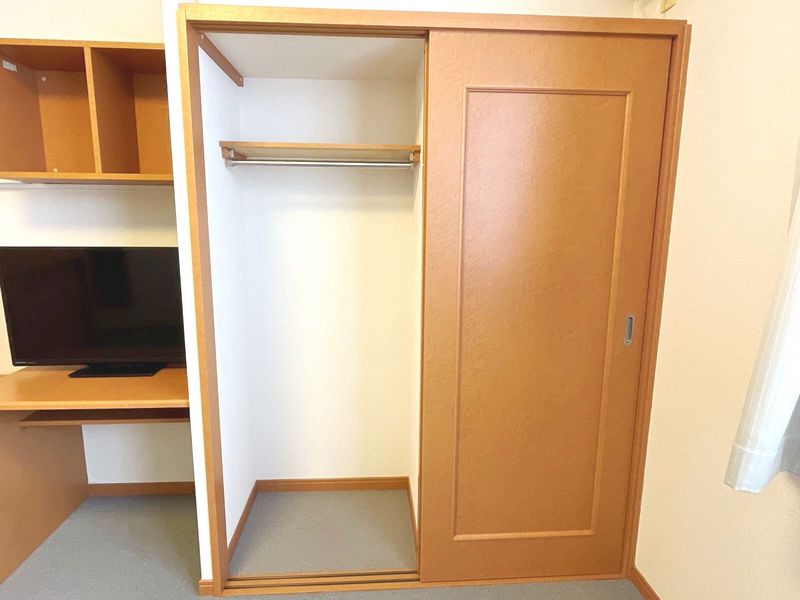 レオパレスメディオ新津 収納