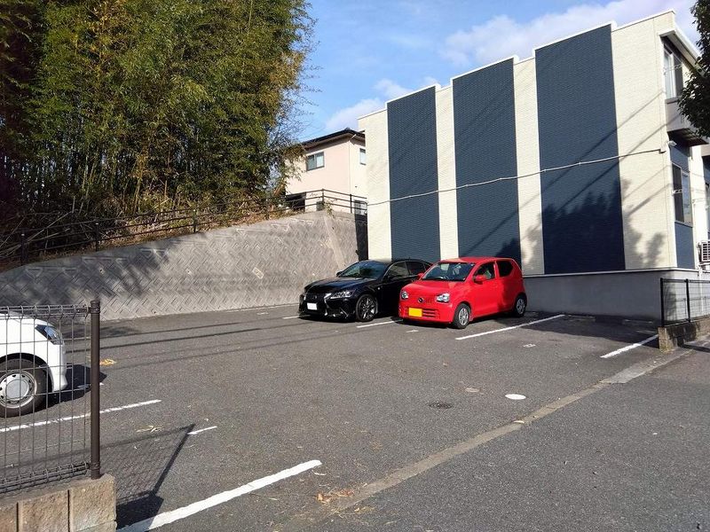 レオネクストＦＯＲＥＶＥＲⅡ 駐車場