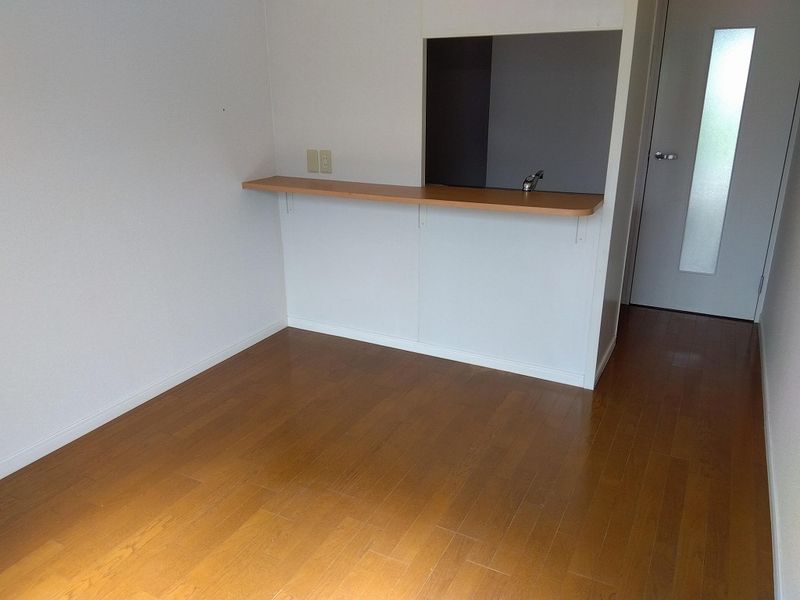 レオパレスルミエール 居間