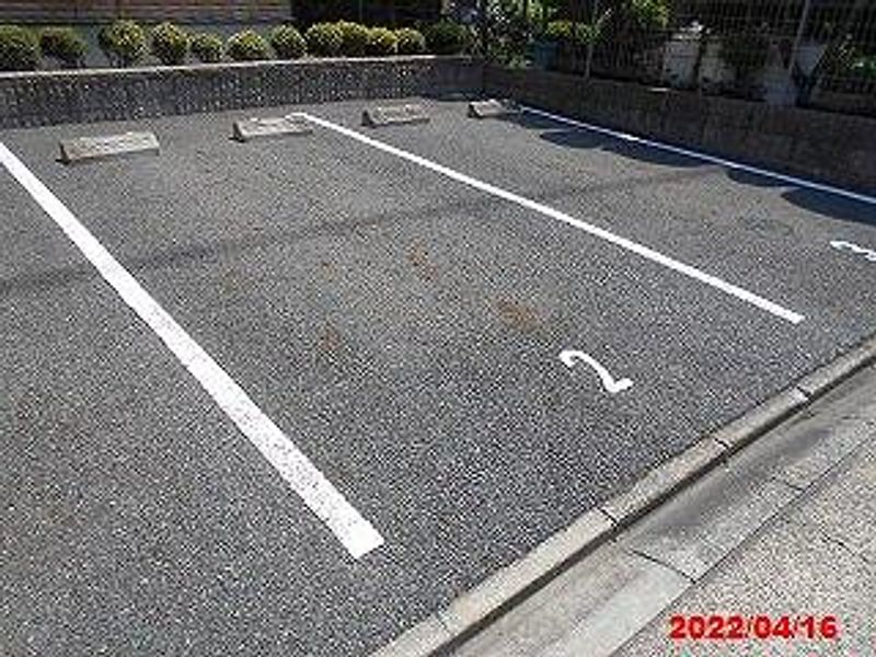 レオネクストＥＮＩＳＨＩ 駐車場