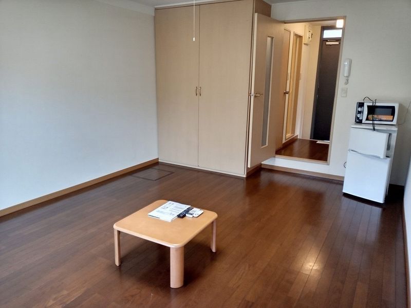 レオパレス建山弐番館 居間
