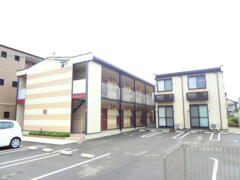 レオパレス和み 駐車場