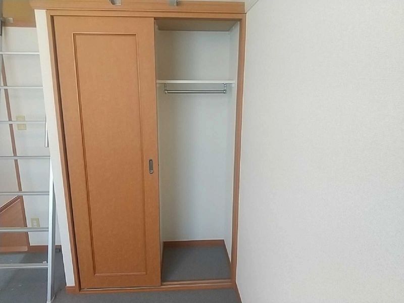 レオパレス七国レオン 収納