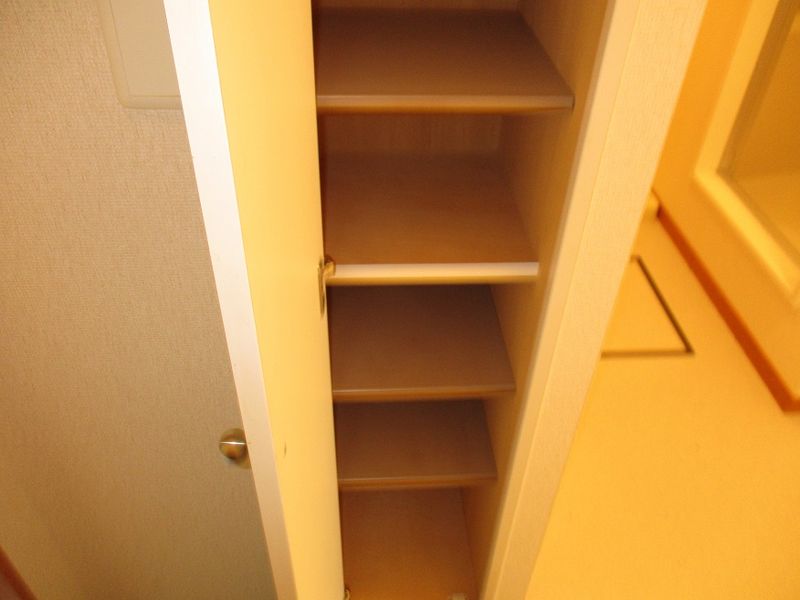 レオパレスグラッツェ 収納