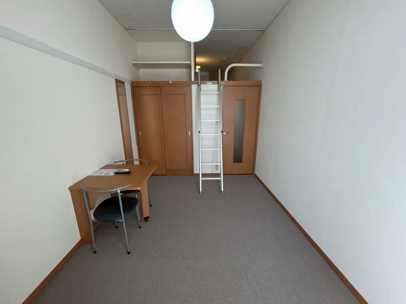 レオパレスグランドパレス春日部 居間