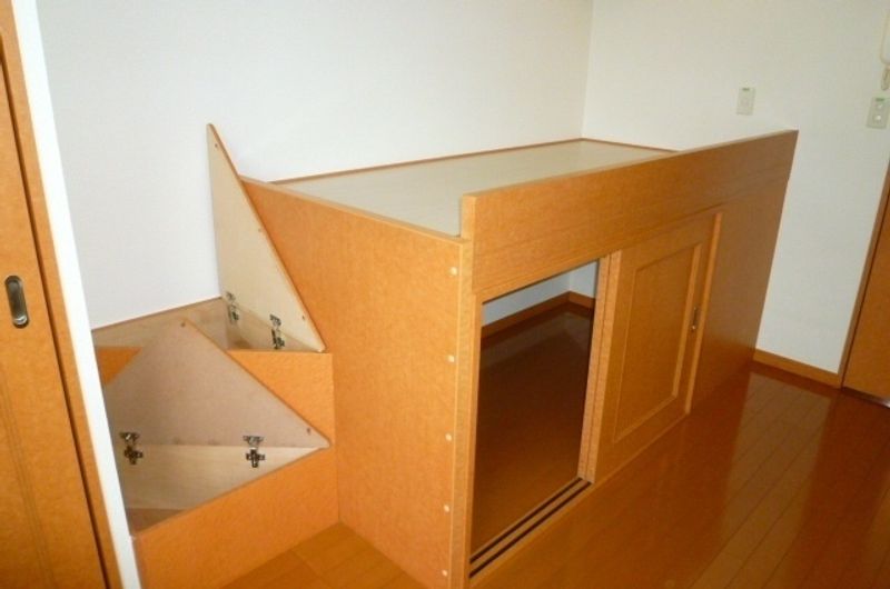 レオパレスメルベーユⅣ 居間