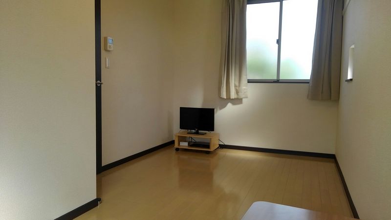 レオネクスト鴨田 居間