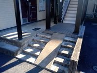 レオパレスサンプレイス エントランス