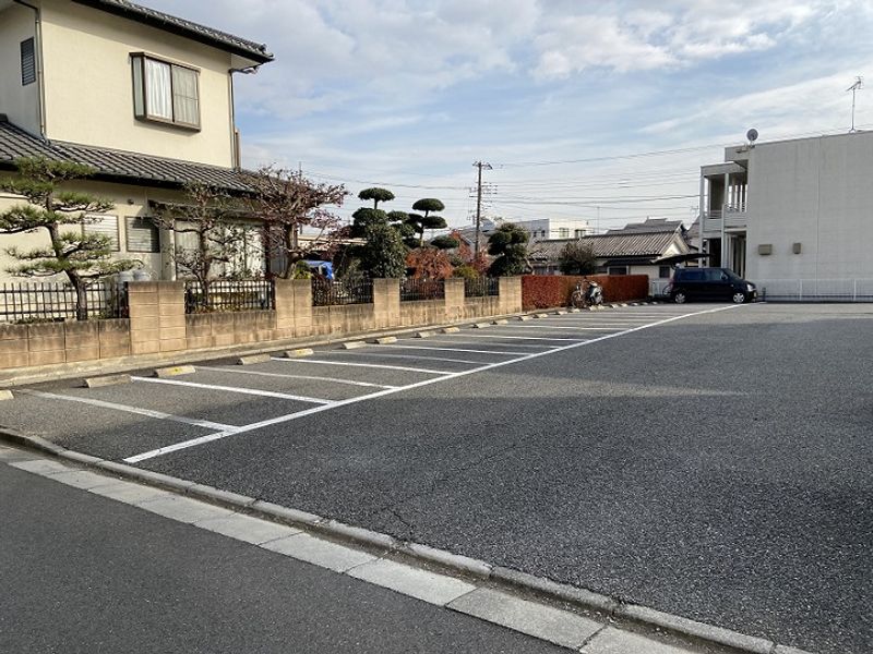 レオネクストドリーム金子 駐車場