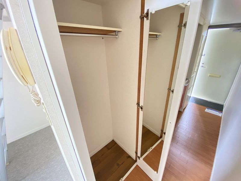 レオパレスアーラＯＭＩＹＡ 収納
