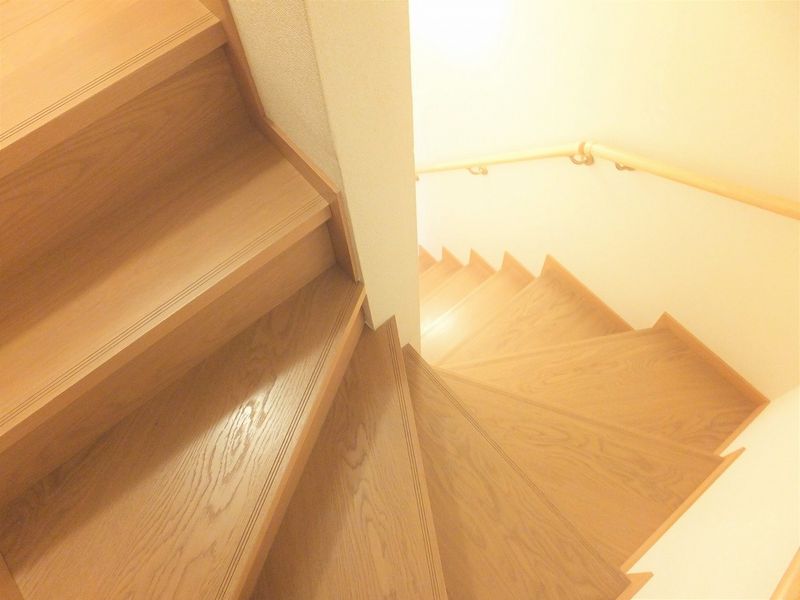 レオパレス辺屋新田 玄関