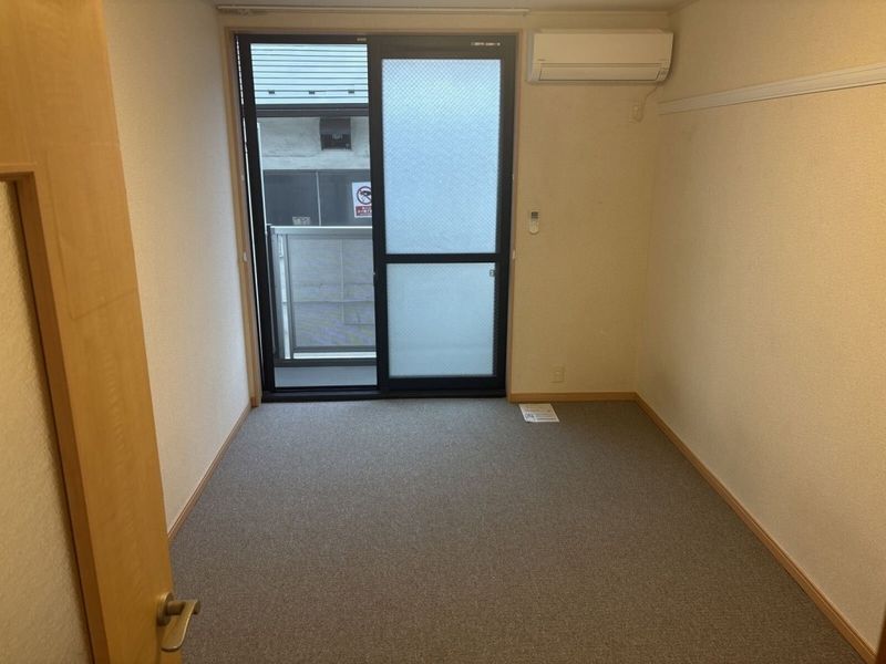 レオパレスエスポワール新宿町 居間