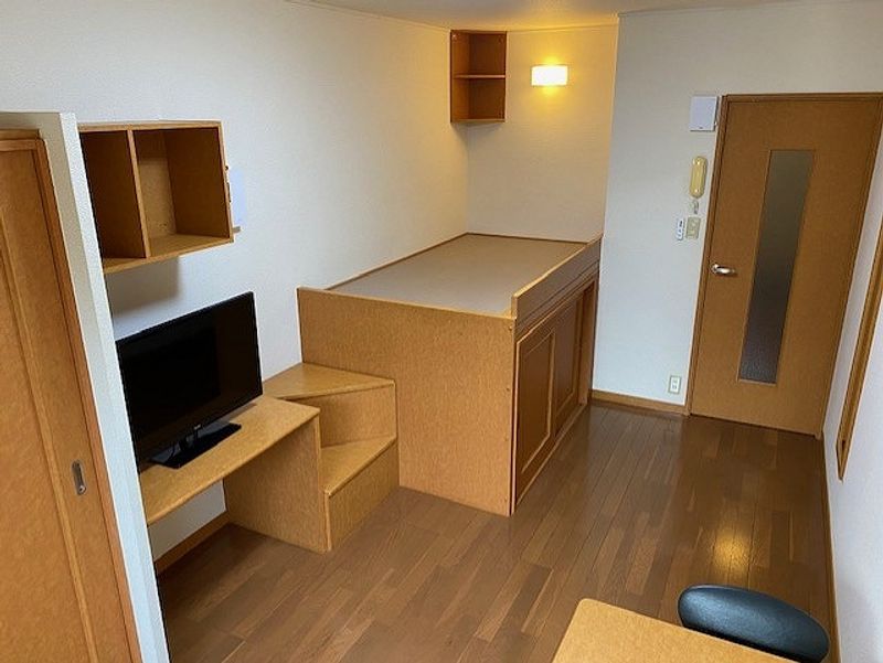 レオパレスアルシオネ 居間