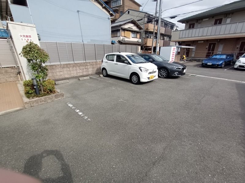 レオパレスカメマスⅠ 駐車場