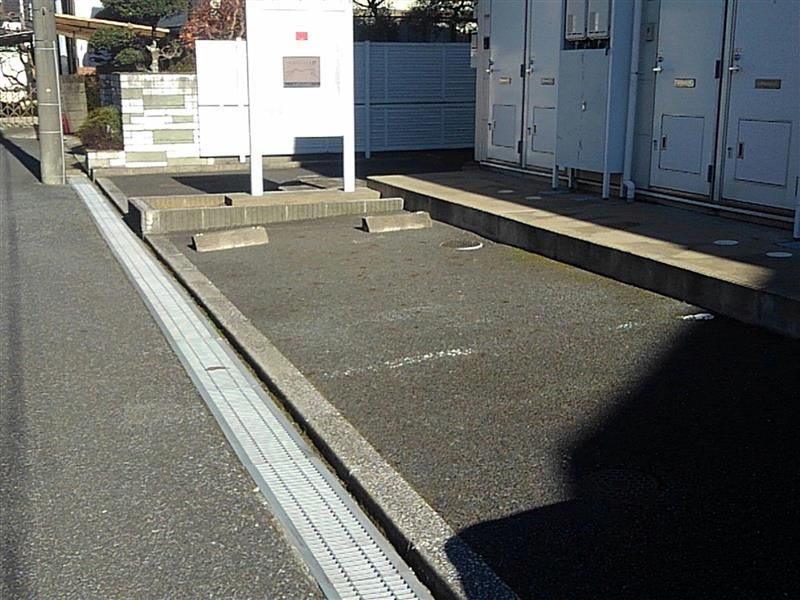 レオパレスラポール井野 駐車場