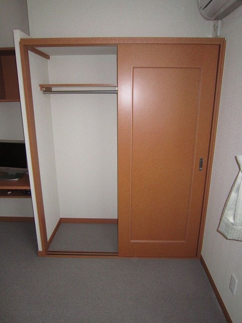 レオパレスルミエール　パレス 収納