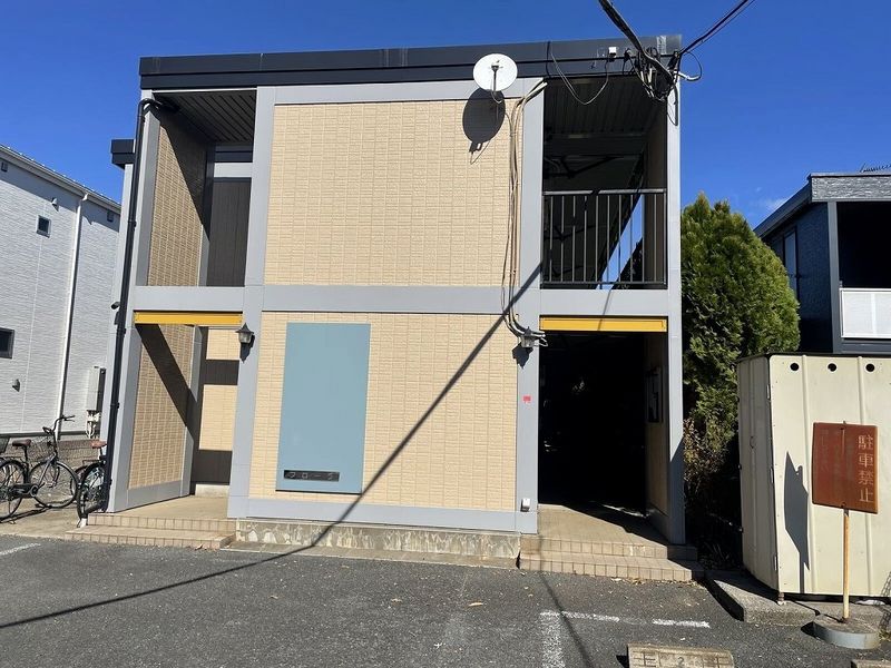 レオパレスフローラ エントランス