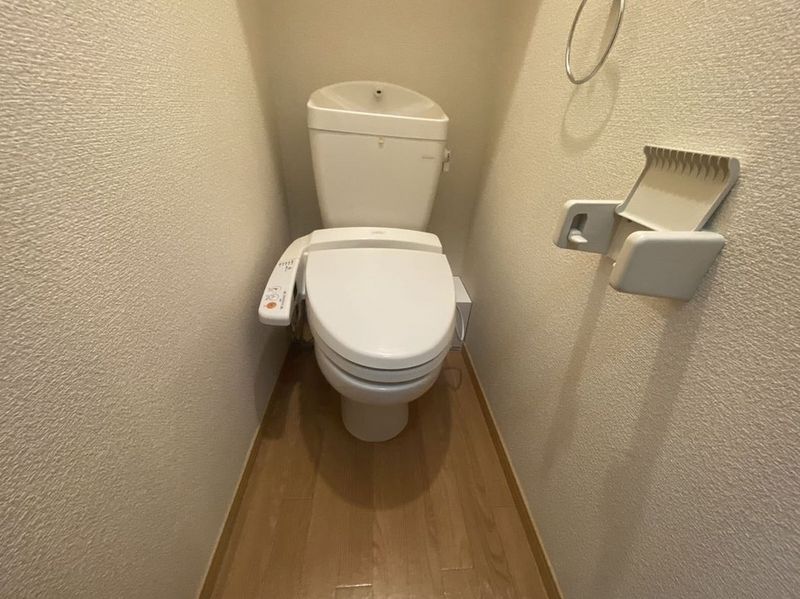 レオパレスイターナル原 トイレ