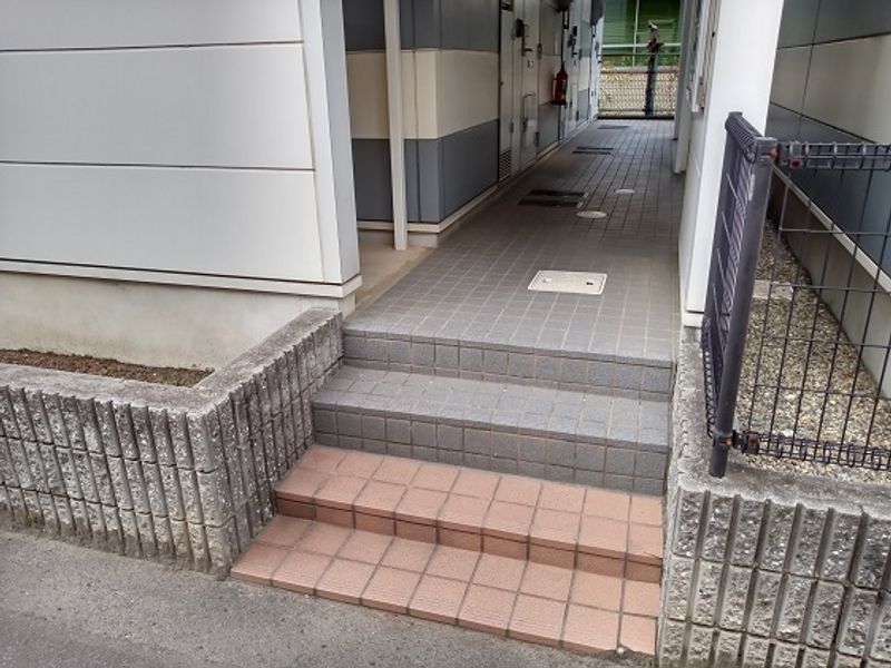レオパレス尾関 エントランス