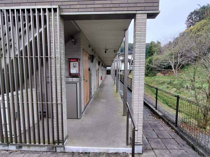 クレイノトニワン ロビー