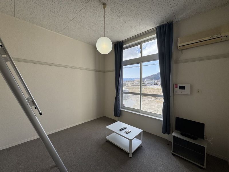 レオパレスニスモ 居間