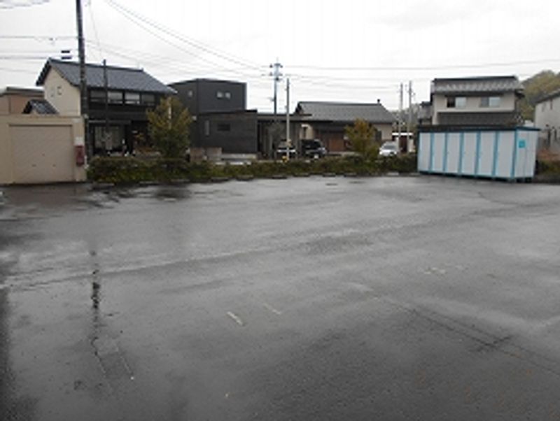 レオパレスオアシス 駐車場