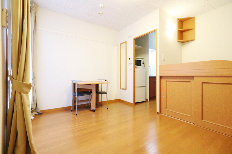 レオパレス松陽 居間